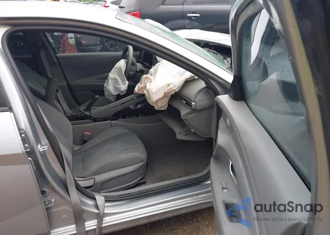 2021 Hyundai Elantra Sel z USA, uszkodzony, nr VIN 5NPLM4AG1MH030055